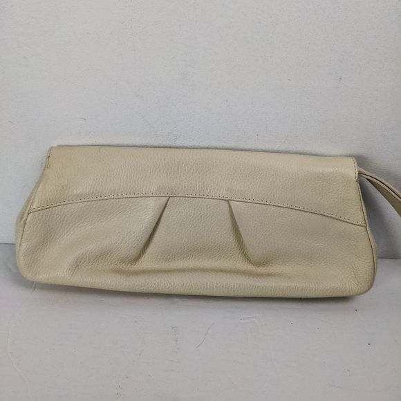 Claudia Firenze Cream Leather Bow Clutch - Picture 7 of 7